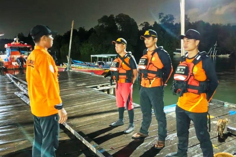 Kapal Nelayan Berau Tenggelam, Tim SAR Masih Cari 6 Korban Hilang