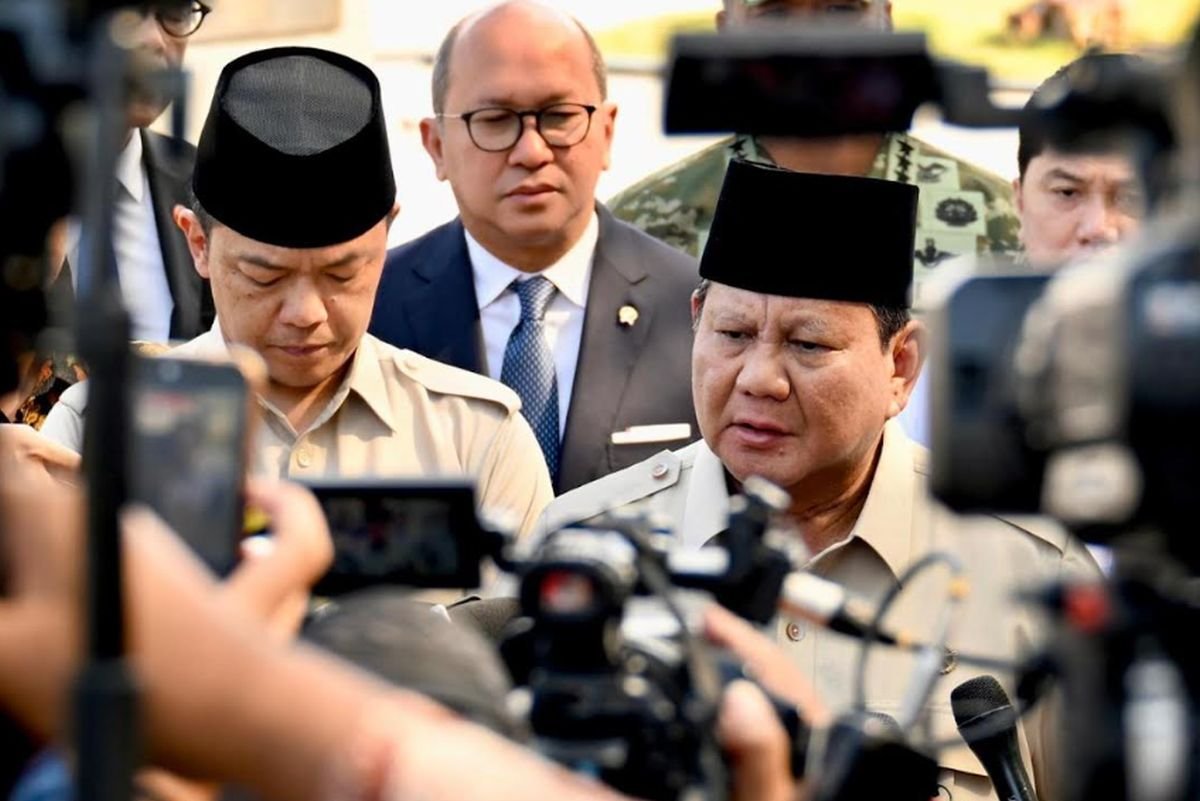 Prabowo Tiba di Stasiun Tanah Abang Baru, Disambut AHY dan Pramono